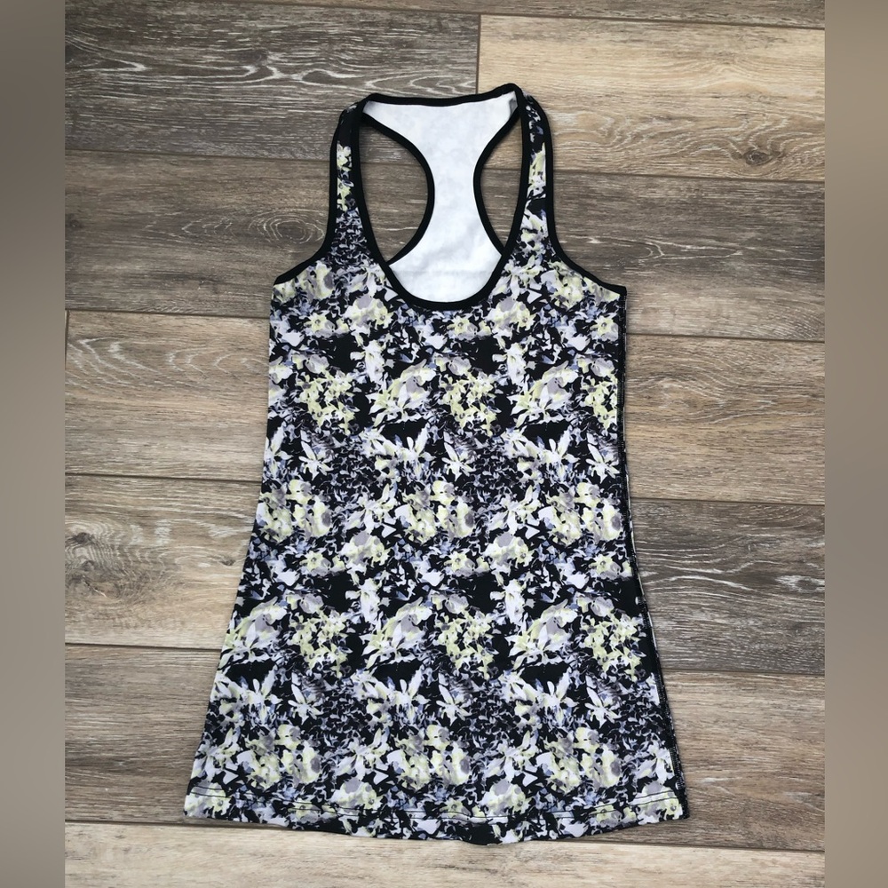 Lululemon cool racer back. Size 4. Vintage blue/green floral print.